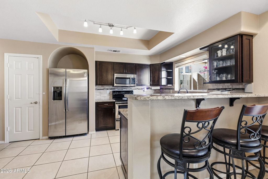 Image 8 of property listing at 5044 E SIESTA Drive 3, Phoenix, AZ 85044