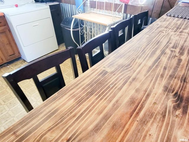 595 WEST Street, Louisville, IL 62858