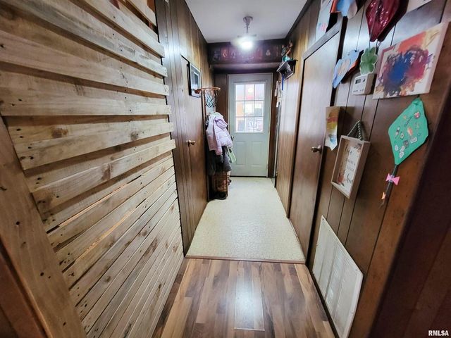 595 WEST Street, Louisville, IL 62858