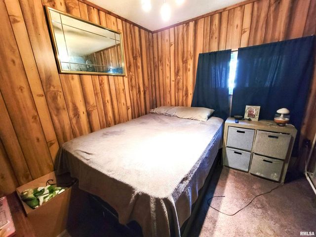 595 WEST Street, Louisville, IL 62858