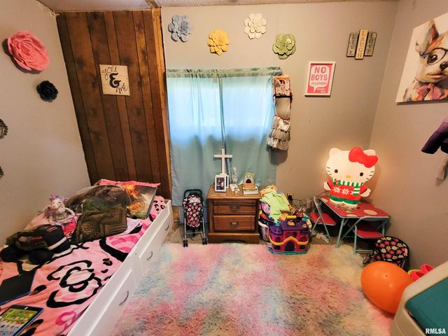 595 WEST Street, Louisville, IL 62858