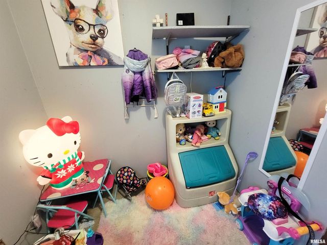 595 WEST Street, Louisville, IL 62858