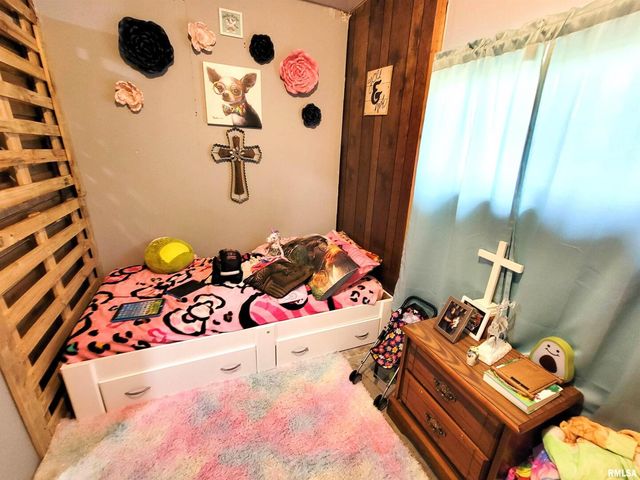 595 WEST Street, Louisville, IL 62858