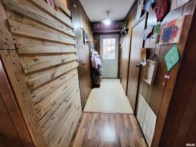 595 WEST Street, Louisville, IL 62858