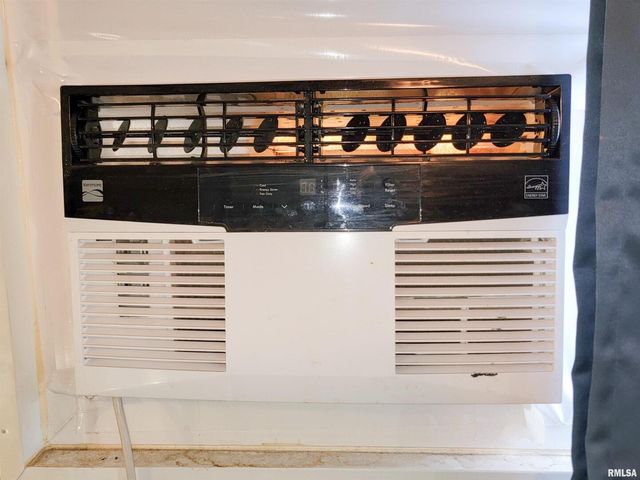 595 WEST Street, Louisville, IL 62858