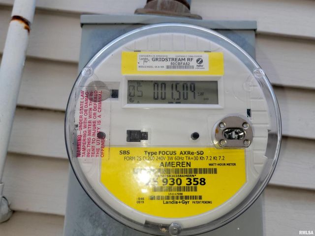 595 WEST Street, Louisville, IL 62858