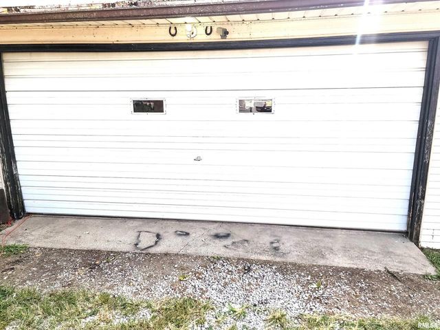 595 WEST Street, Louisville, IL 62858