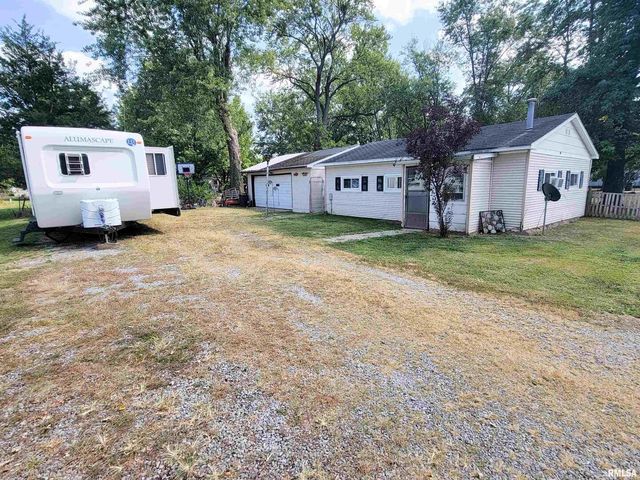 595 WEST Street, Louisville, IL 62858