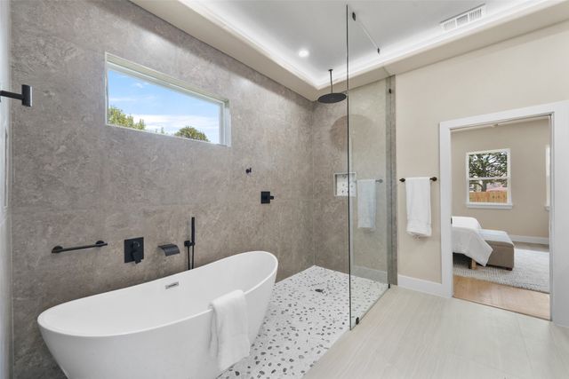8914 Wadlington Avenue, Dallas, TX 75217