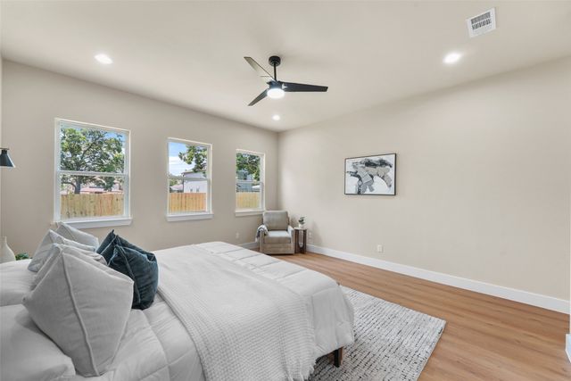 8914 Wadlington Avenue, Dallas, TX 75217