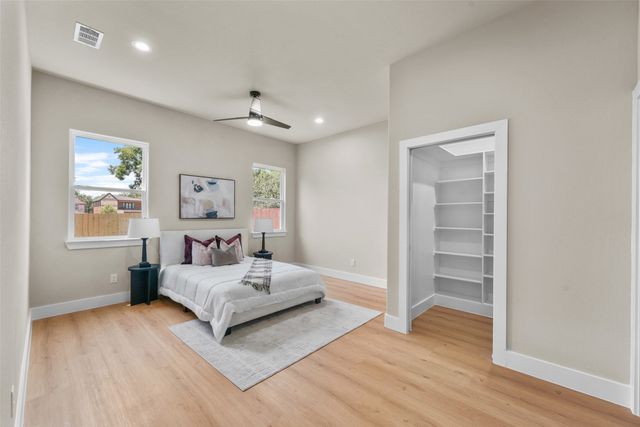 8914 Wadlington Avenue, Dallas, TX 75217