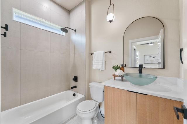 8914 Wadlington Avenue, Dallas, TX 75217