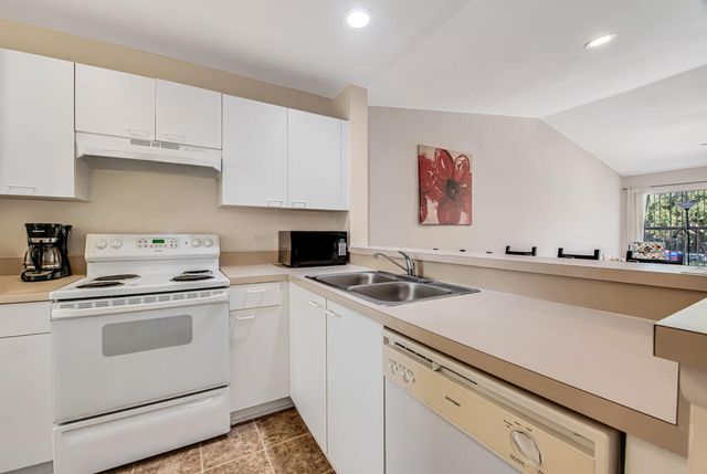 4783 Via Palm Lakes 121, West Palm Beach, FL 33417