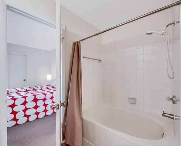 4783 Via Palm Lakes 121, West Palm Beach, FL 33417