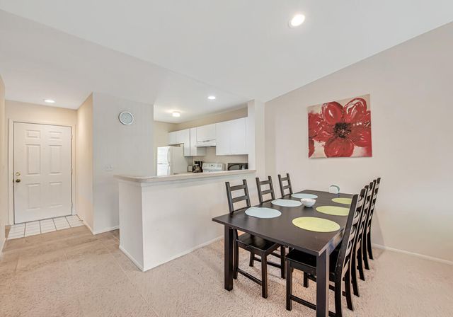 4783 Via Palm Lakes 121, West Palm Beach, FL 33417