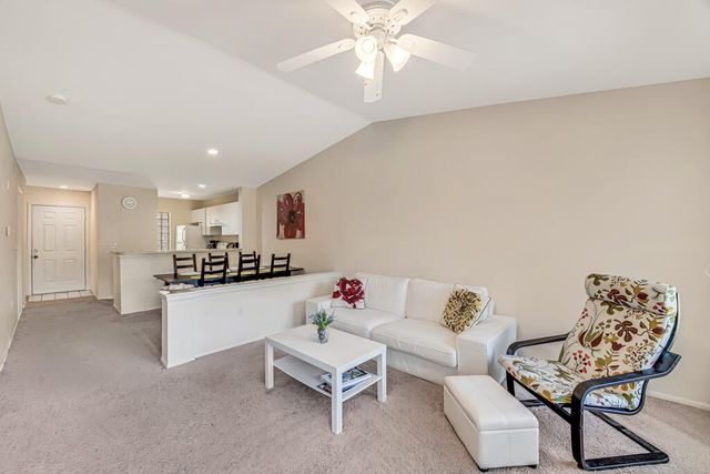 4783 Via Palm Lakes 121, West Palm Beach, FL 33417