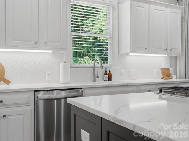 8916 Abrell Walk Court, Charlotte, NC 28226