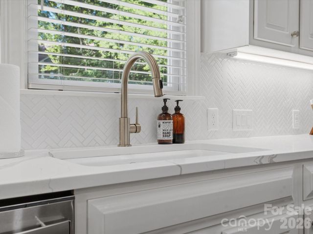 8916 Abrell Walk Court, Charlotte, NC 28226