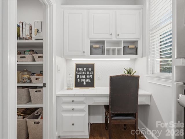 8916 Abrell Walk Court, Charlotte, NC 28226