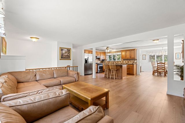281 Beech St, Tewksbury, MA 01876