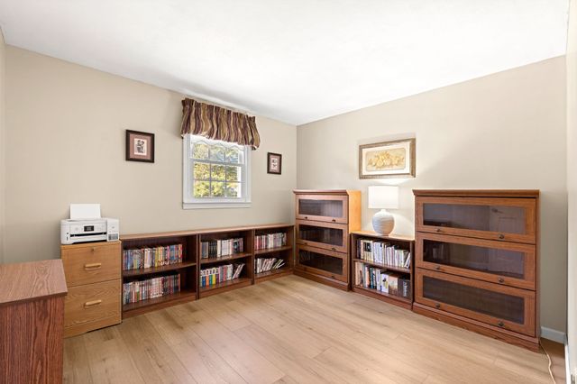 281 Beech St, Tewksbury, MA 01876