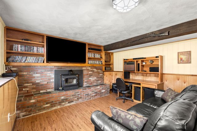 281 Beech St, Tewksbury, MA 01876