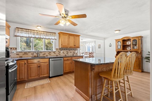 281 Beech St, Tewksbury, MA 01876