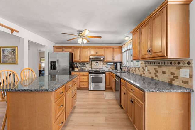 281 Beech St, Tewksbury, MA 01876