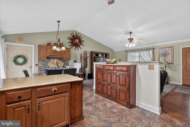 240 MATTHEW DR, New Oxford, PA 17350