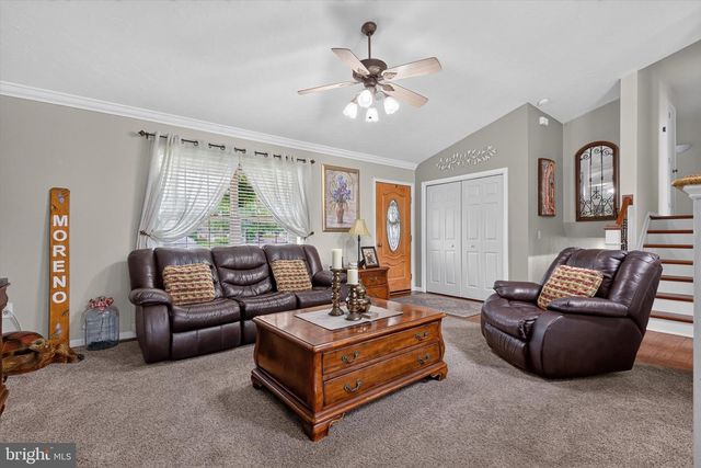 240 MATTHEW DR, New Oxford, PA 17350