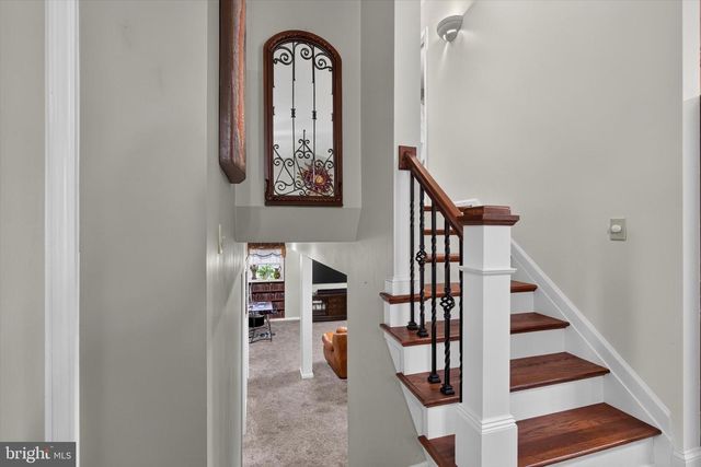 240 MATTHEW DR, New Oxford, PA 17350