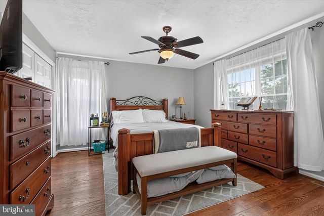 240 MATTHEW DR, New Oxford, PA 17350