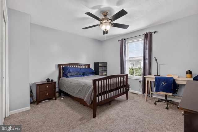 240 MATTHEW DR, New Oxford, PA 17350