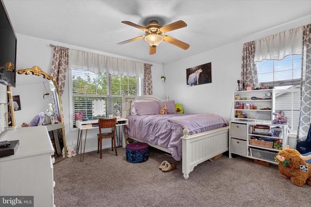 240 MATTHEW DR, New Oxford, PA 17350