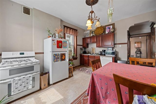 3630 Bamberger Avenue, St Louis, MO 63116