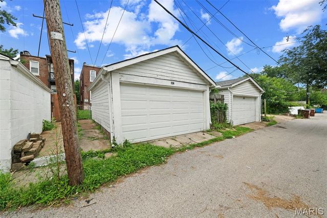 3630 Bamberger Avenue, St Louis, MO 63116