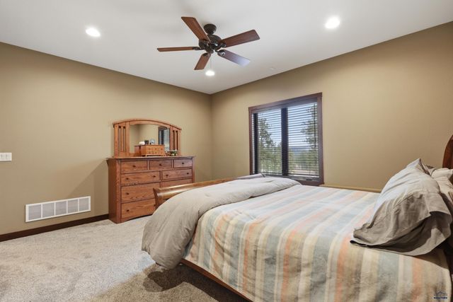 2750 GOLD CREEK PL, Rapid City, SD 57702