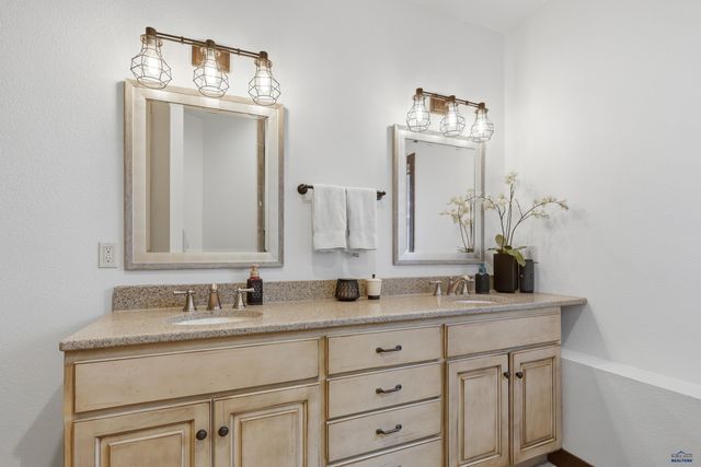 2750 GOLD CREEK PL, Rapid City, SD 57702