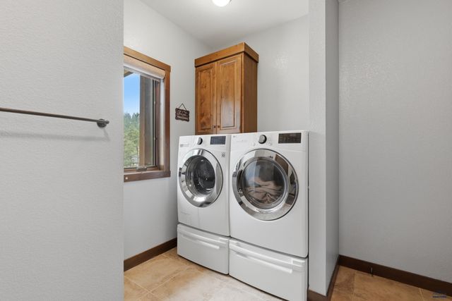 2750 GOLD CREEK PL, Rapid City, SD 57702