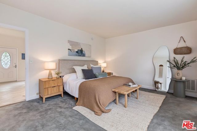 215 Entrada Drive, Santa Monica, CA 90402