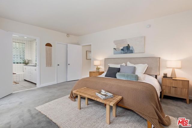 215 Entrada Drive, Santa Monica, CA 90402