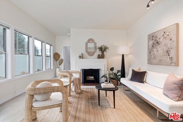 215 Entrada Drive, Santa Monica, CA 90402