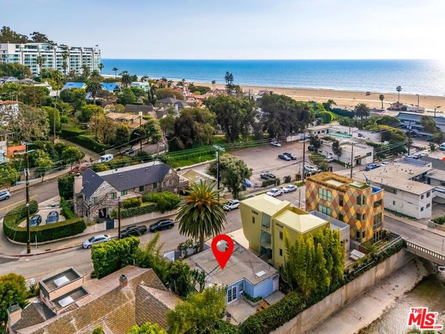215 Entrada Drive, Santa Monica, CA 90402