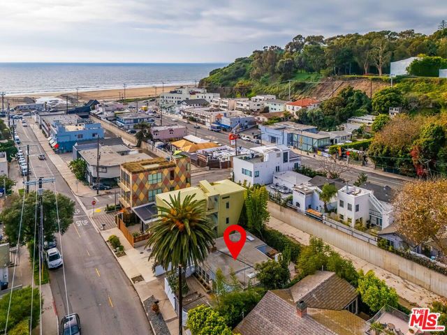 215 Entrada Drive, Santa Monica, CA 90402