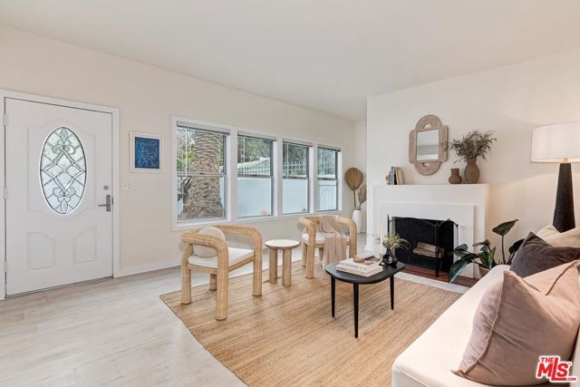 215 Entrada Drive, Santa Monica, CA 90402