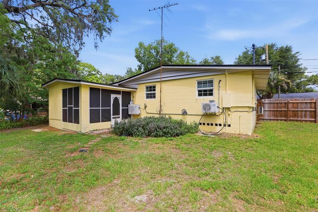 810 S MASSACHUSETTS AVENUE, Deland, FL 32724