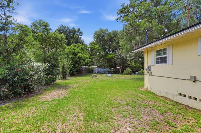 810 S MASSACHUSETTS AVENUE, Deland, FL 32724