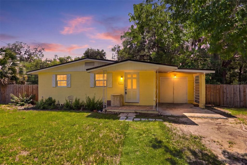 810 S MASSACHUSETTS AVENUE, Deland, FL 32724