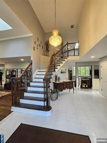 11 Fox Hill Drive, Wayne, NJ 07470