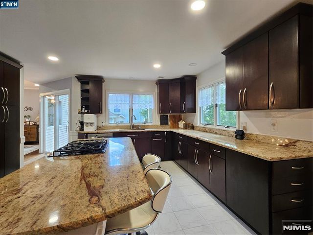 11 Fox Hill Drive, Wayne, NJ 07470